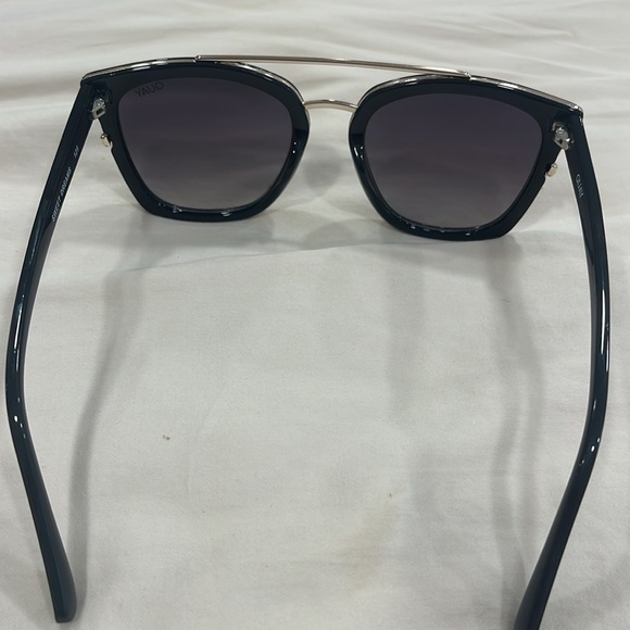 Quay SWEET DREAMS Sun Glasses - Picture 4 of 5